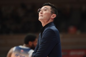 开云官网-体坛周报：CBA新赛季教练席震荡 40分钟赛制重塑生存法则
