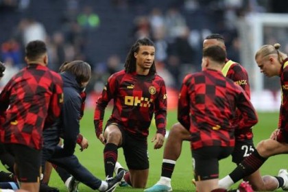 【英超】马赫雷斯中框凯恩破纪录，十人热刺1-0曼城